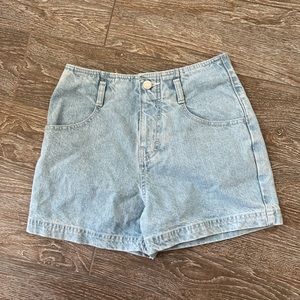 BDG light demin shorts Size 25